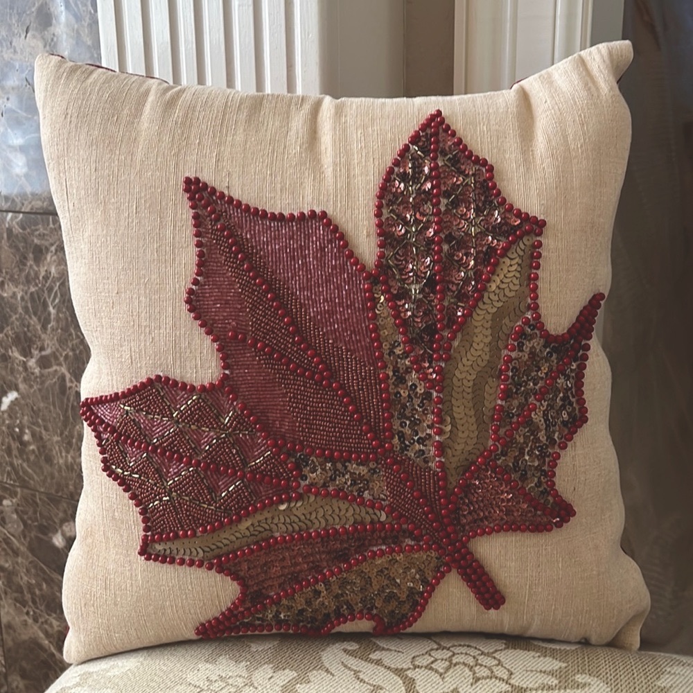 Maple leaf Fall holiday red pillow cushion decorative